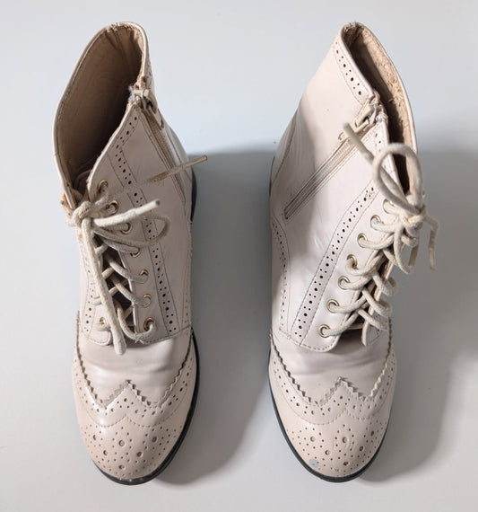Pavement Cream Brogue Lace-Up Ankle Boots - Women's Size 36 - Image 2