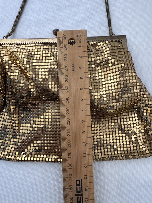 Vintage Gold Tone Metal Mesh Evening Bag Clutch - Image 2