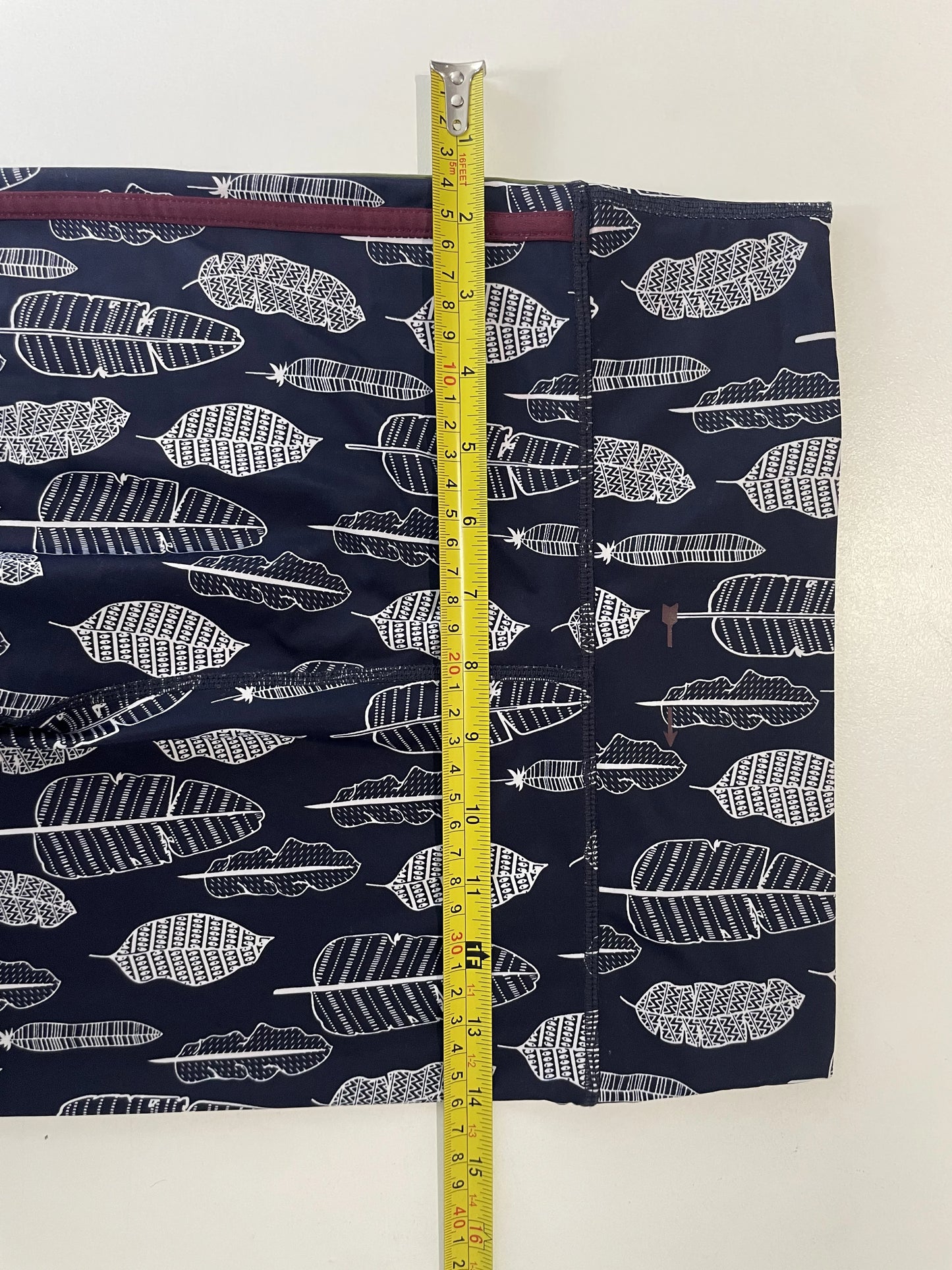 The Upside Women's Athletic Leggings Dark Blue Feather Print Size XS - Image 5