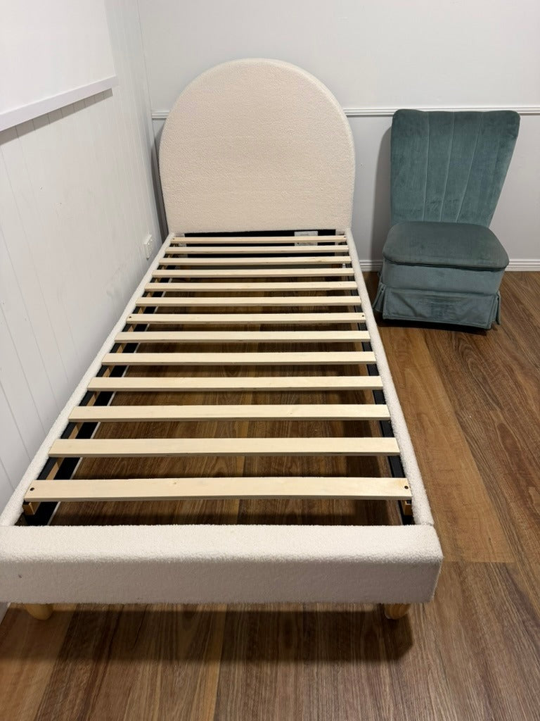 Oikiture Single Bed Frame - Arched Boucle Headboard - Image 1