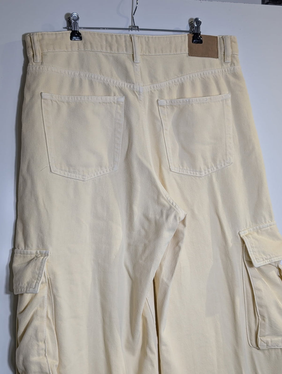 Cotton On Boyfriend Super Baggy Cargo Pants Cream Size 30 - Image 2