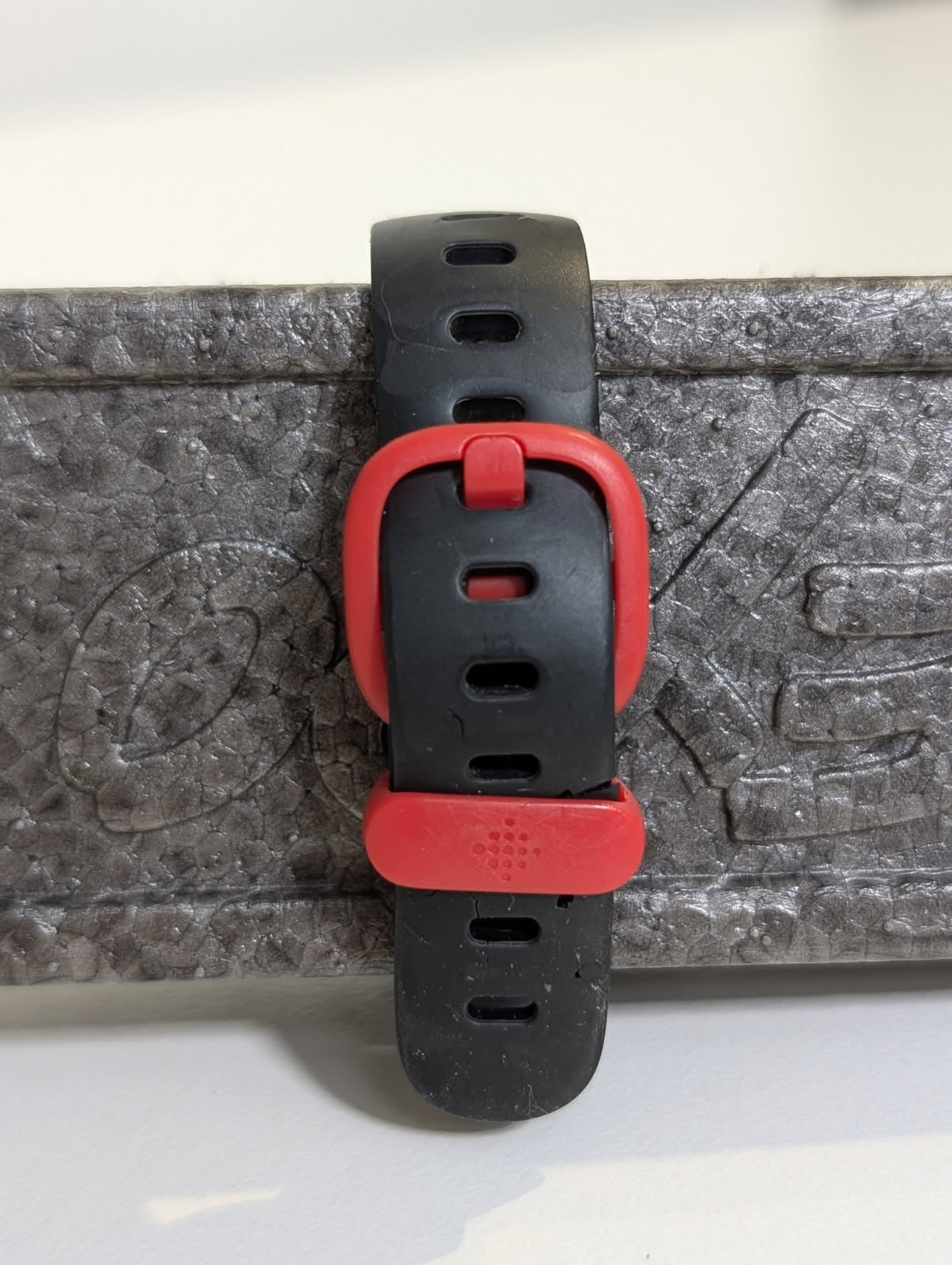 Garmin Vivomove 3S Smartwatch - Silver with Granite Blue Silicone Band - Image 2