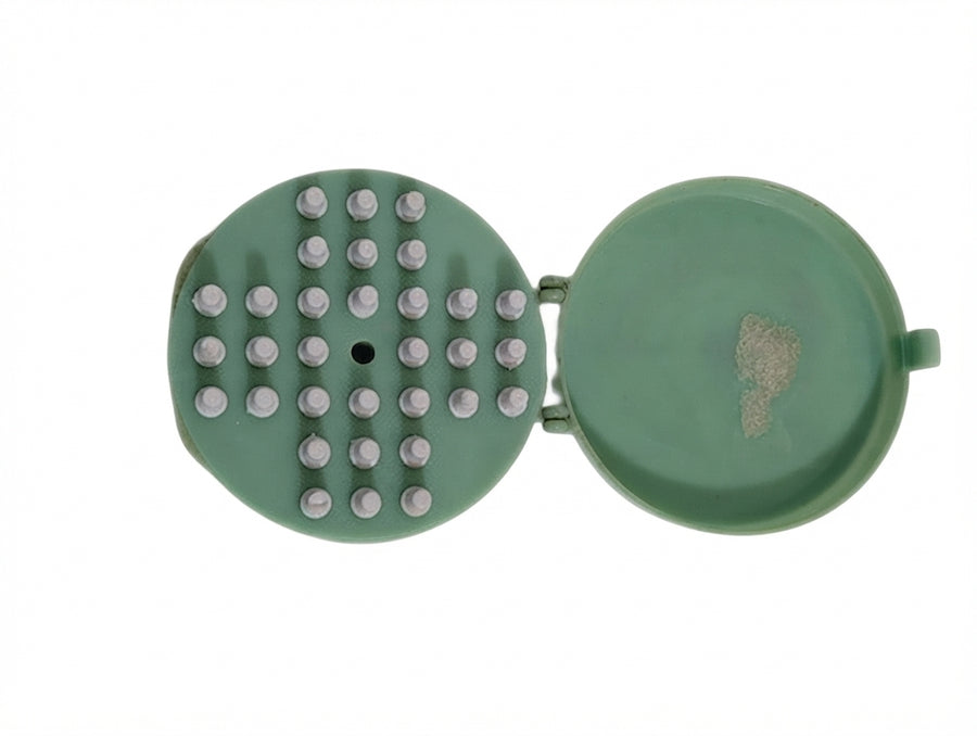 Vintage Pok-Et Solitaire Travel Board Game Green - Image 1