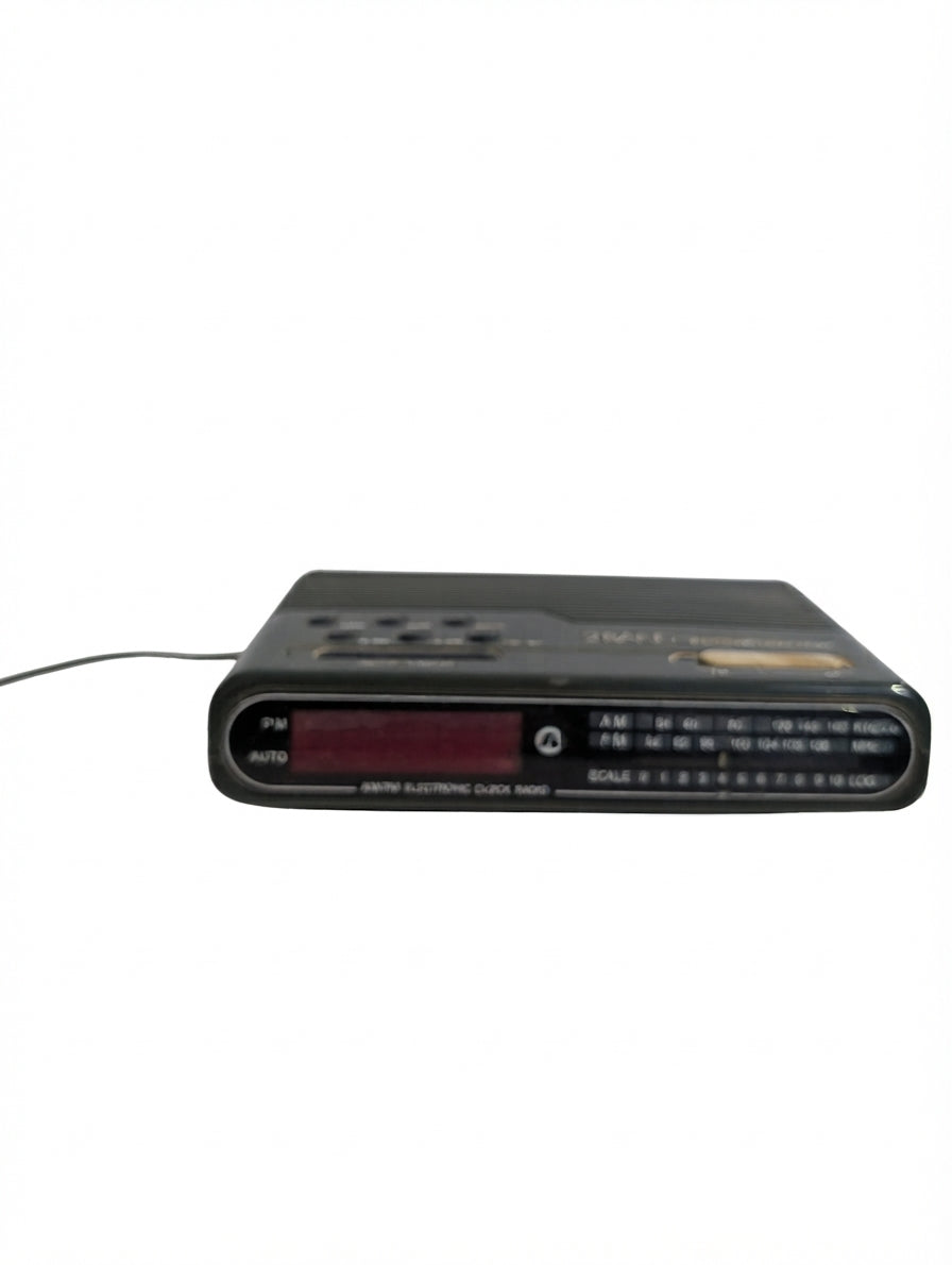 Vintage 2-Band AM/FM Electronic Clock Radio Black - Image 1