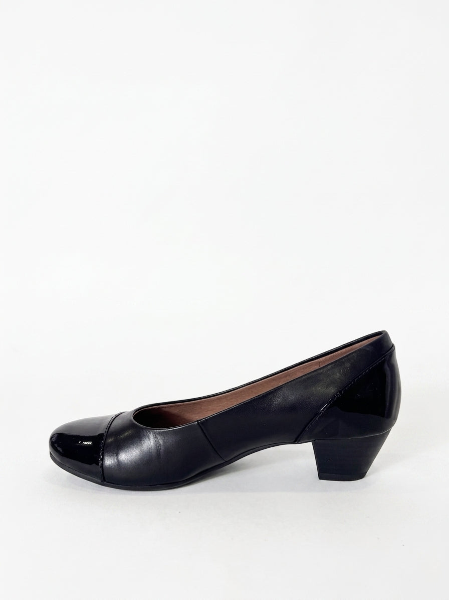 Wide Steps Acton Black Leather Cap-Toe Low Block Heel Pumps Size 7.5W - Image 1