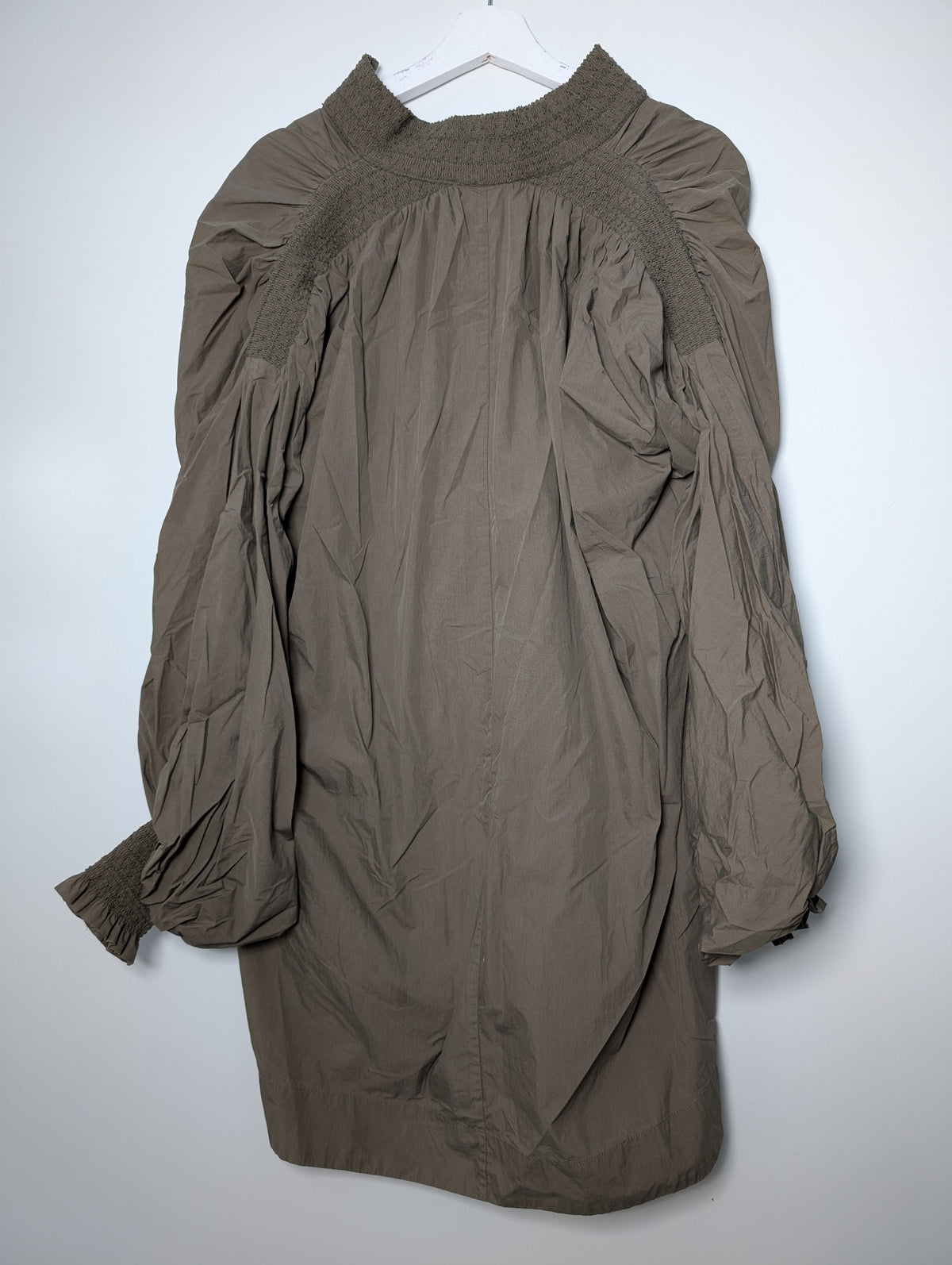 Lee Mathews Smocked V-Neck Tunic Blouse Olive Green Size 2 - Image 4