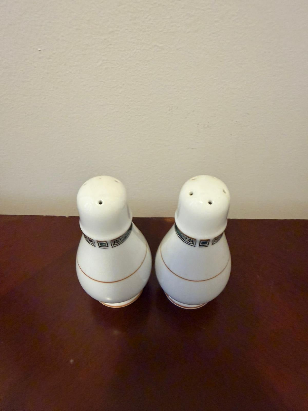 Noritake Legendary Green Salt & Pepper Shakers - Image 3