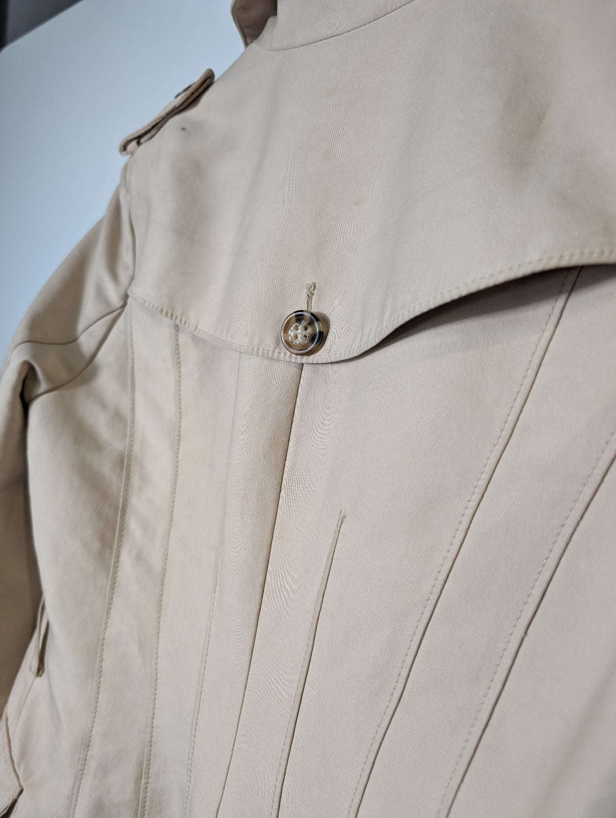 Loverich Collarless Blazer Beige Gold Button Detail Size 11 - Image 13