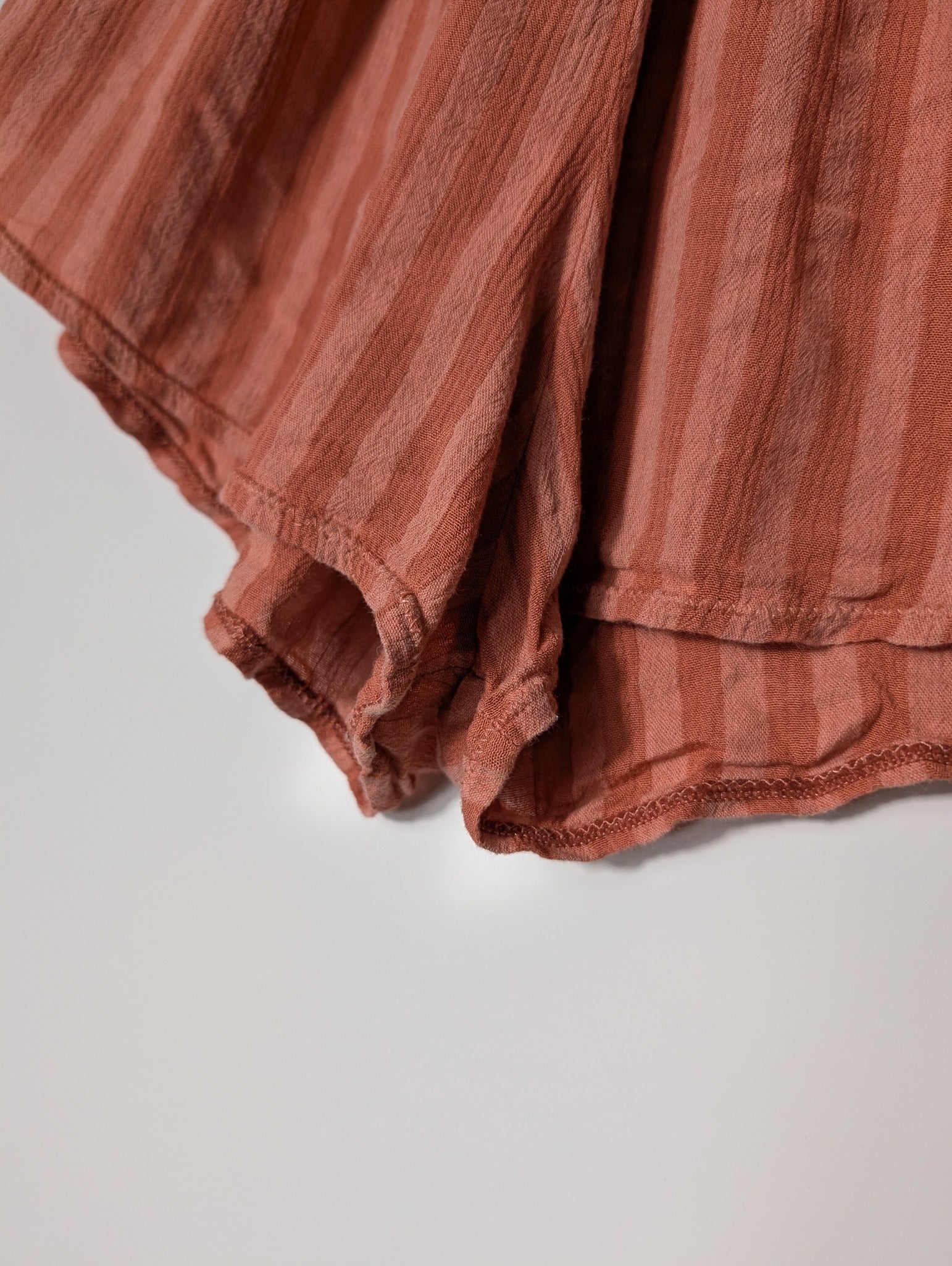 Zulu & Zephyr Striped Gauze Dolphin Hem Shorts Terracotta Size 10 - Image 3