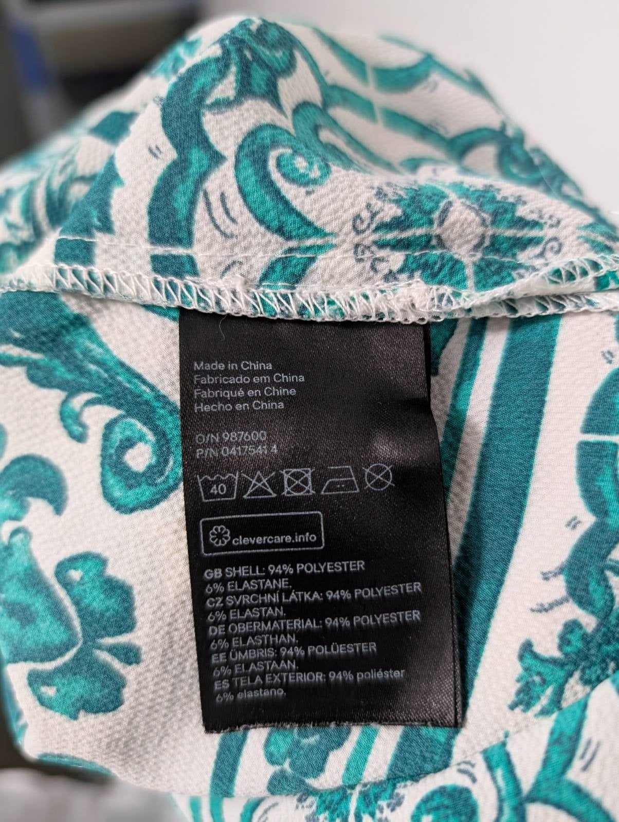 H&M Long Sleeve Blouse Green and White Tile Print US 6 - Image 3