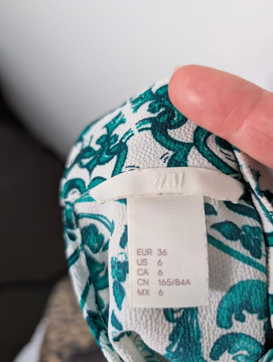 H&M Long Sleeve Blouse Green and White Tile Print US 6 - Image 4