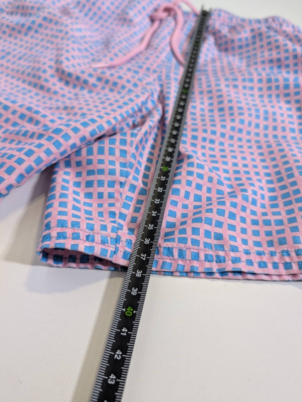 Vineyard Vines Men's Chappy Swim Trunks - Pink and Blue Grid Print - Image 2
