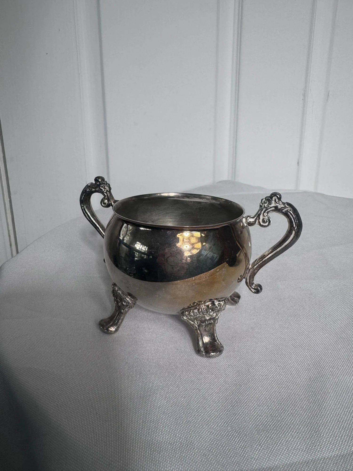 Vintage Silver Plated Two-Handled Sugar Bowl With Ornate Feet - Image 2