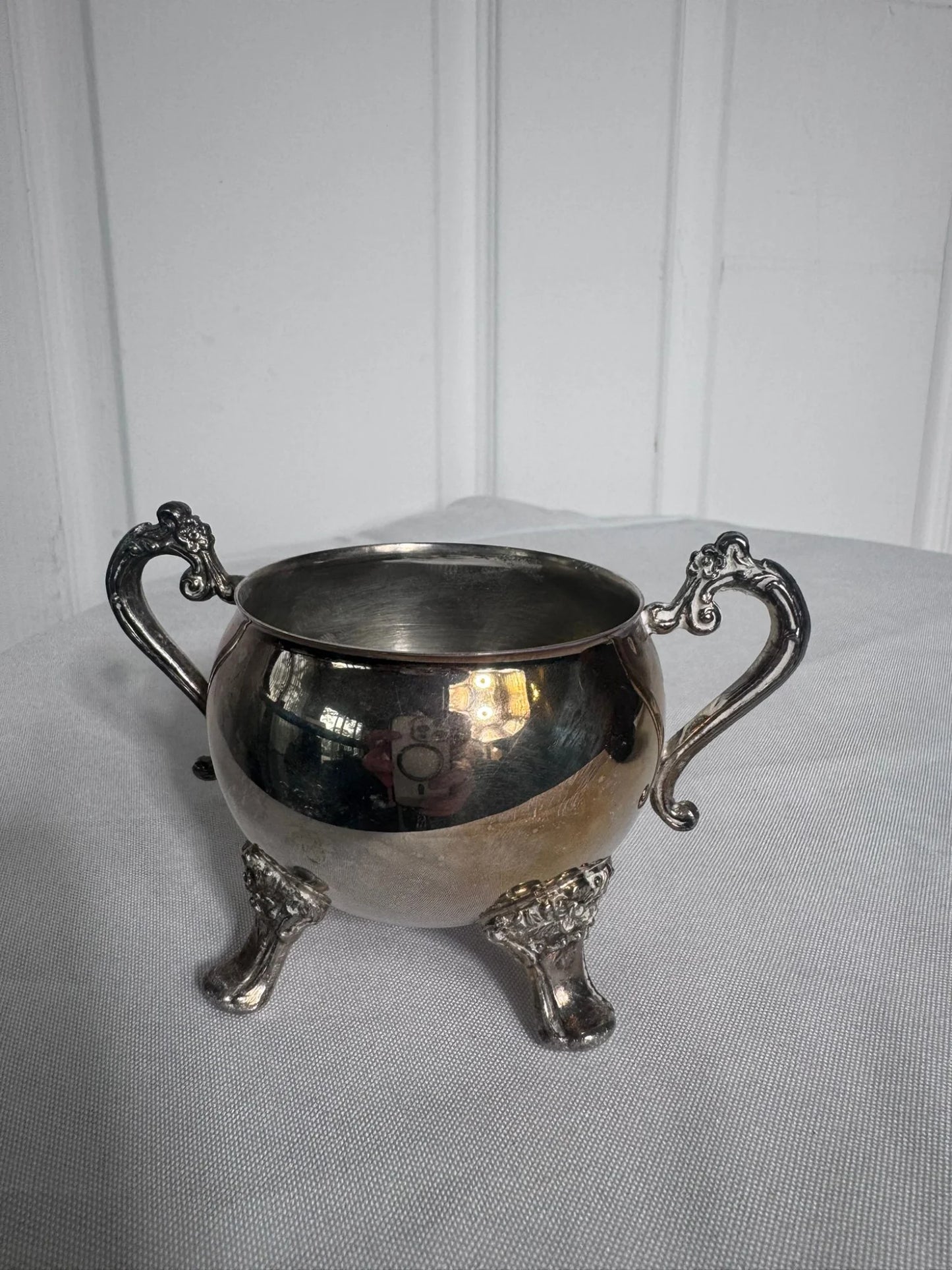Vintage Silver Plated Two-Handled Sugar Bowl With Ornate Feet - Image 3
