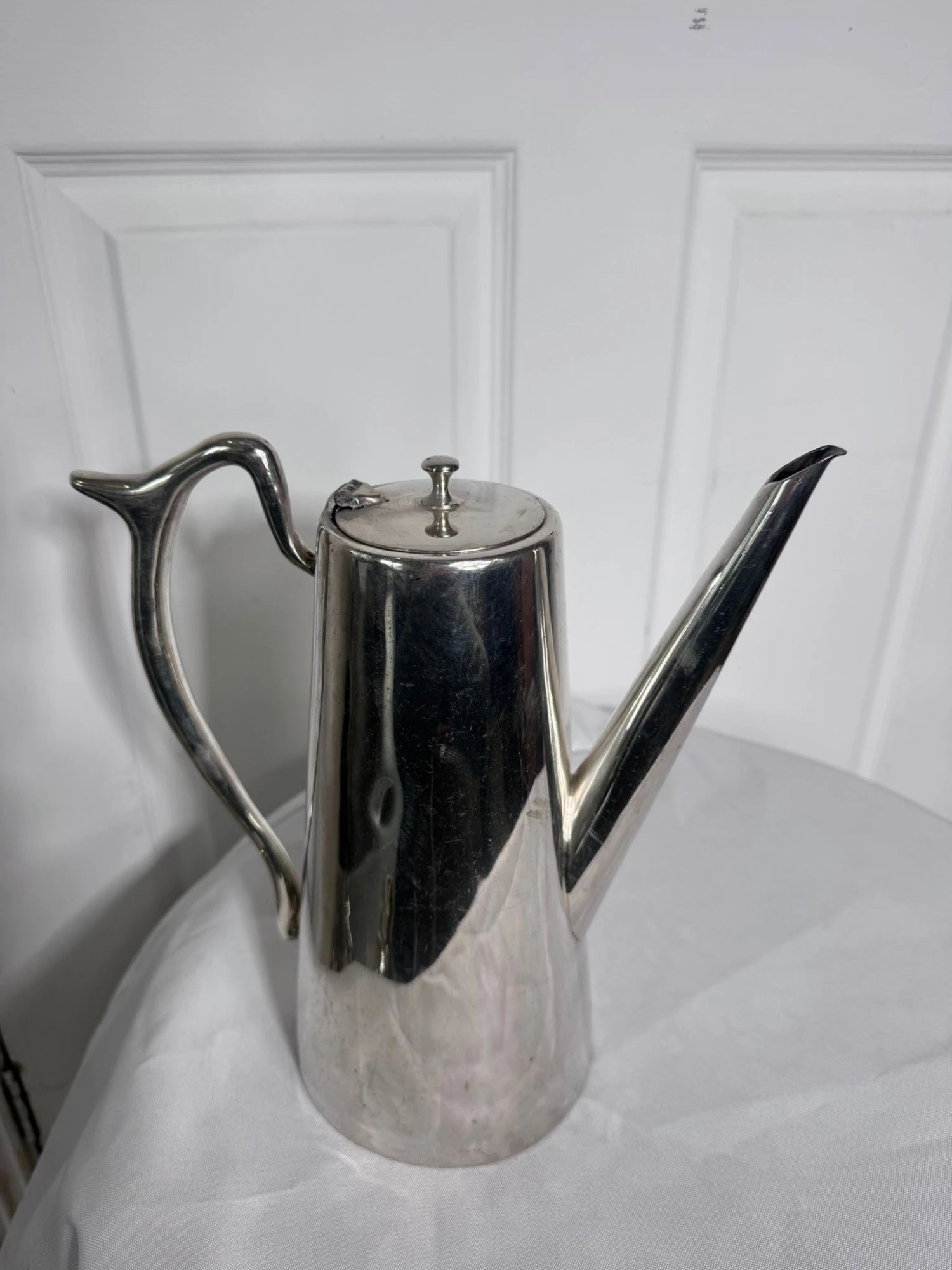 Vintage Silver Plated Tapered Coffee Pot - Elegant Mid-Century Style - Image 2