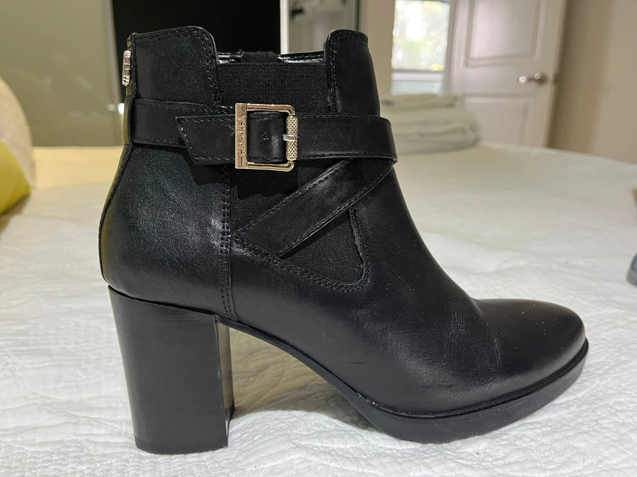 Carvela Black Leather Block Heel Ankle Boots EU 40 - Image 1