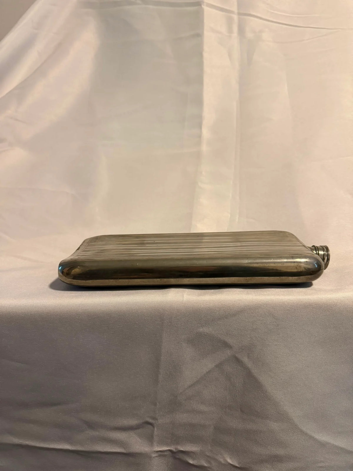 Silver Plated Hip Flask 21oz Large Engine Turned Made in England Vintage - Image 6