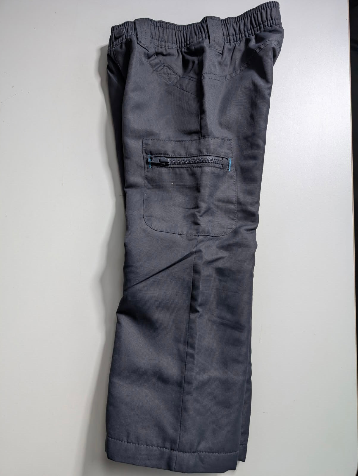 Old Navy Insulated Snow Pants Grey Size 5T - Image 4