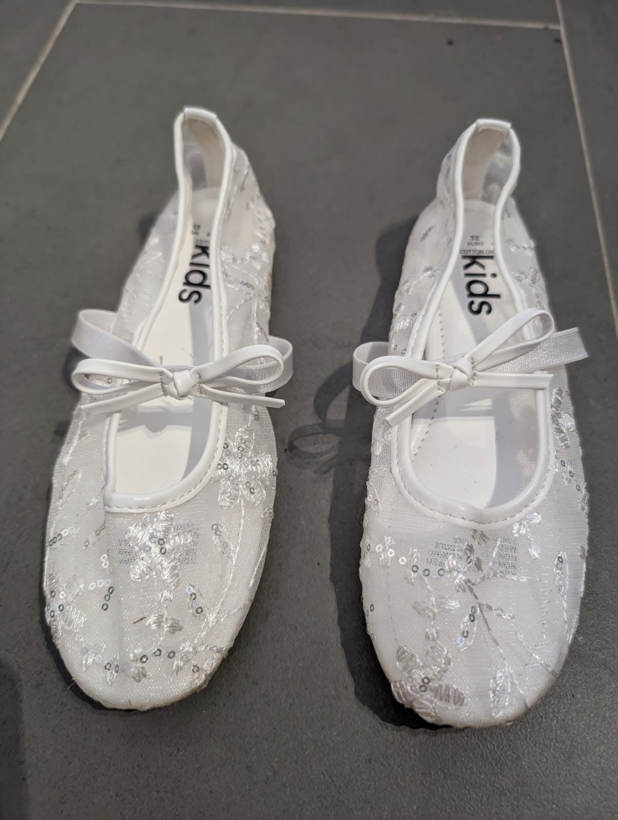 Cotton On Kids Girls White Sequin Floral Mesh Ballet Flats - Size UK 13 - Image 2
