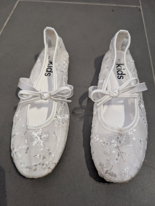 Cotton On Kids Girls White Sequin Floral Mesh Ballet Flats - Size UK 13 - Image 2