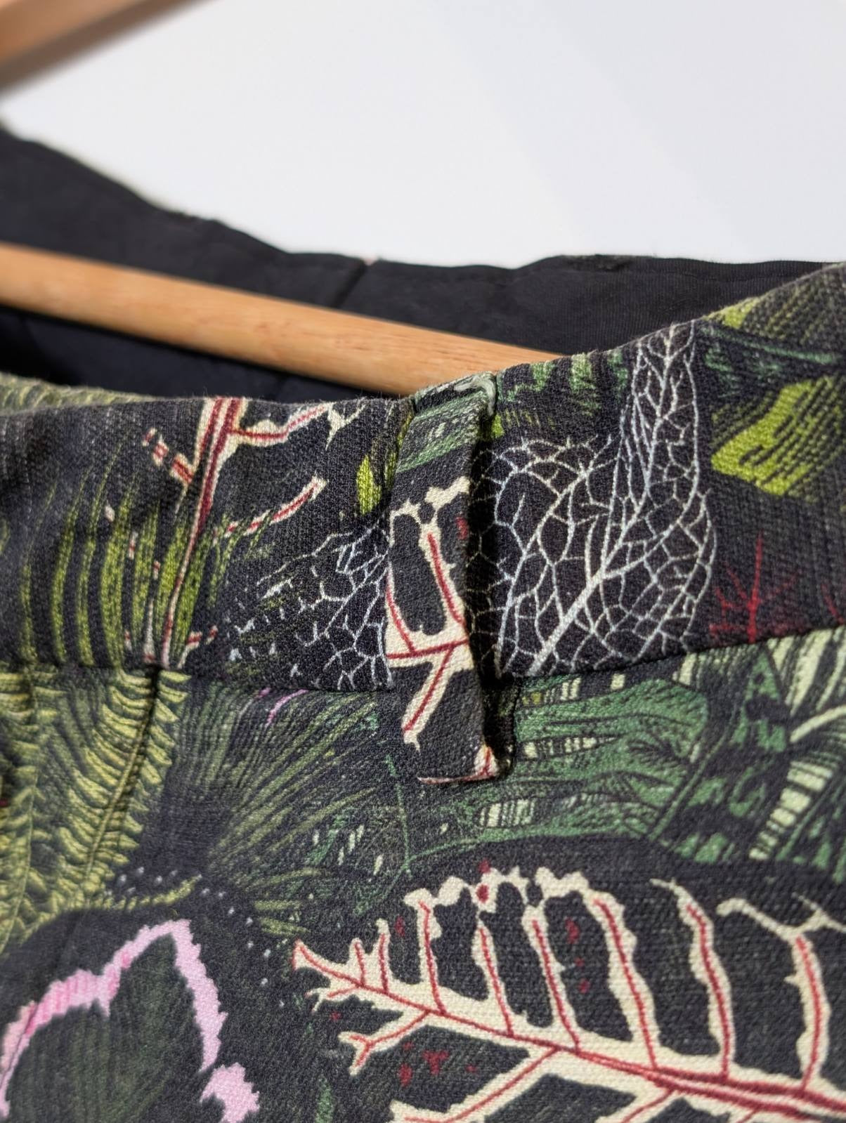 AllSaints Men's Tropical Leaf Print Shorts - Navy/Green - Image 3