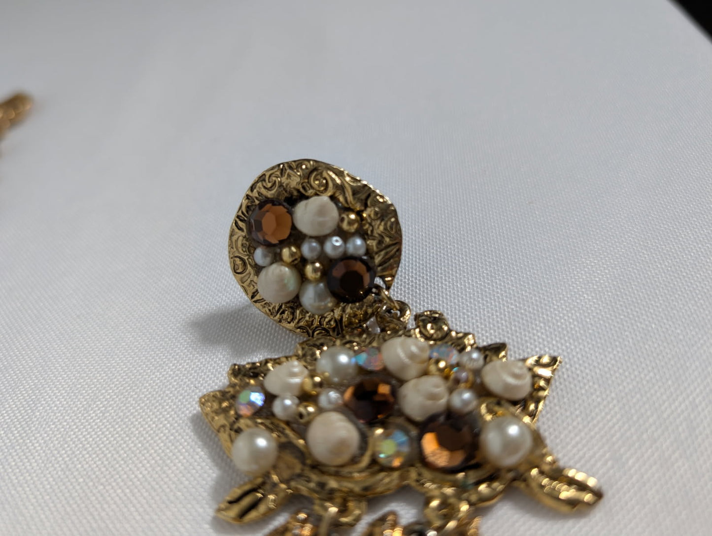  Vintage Anchor Statement Earrings Gold Tone clip on  - Image 2