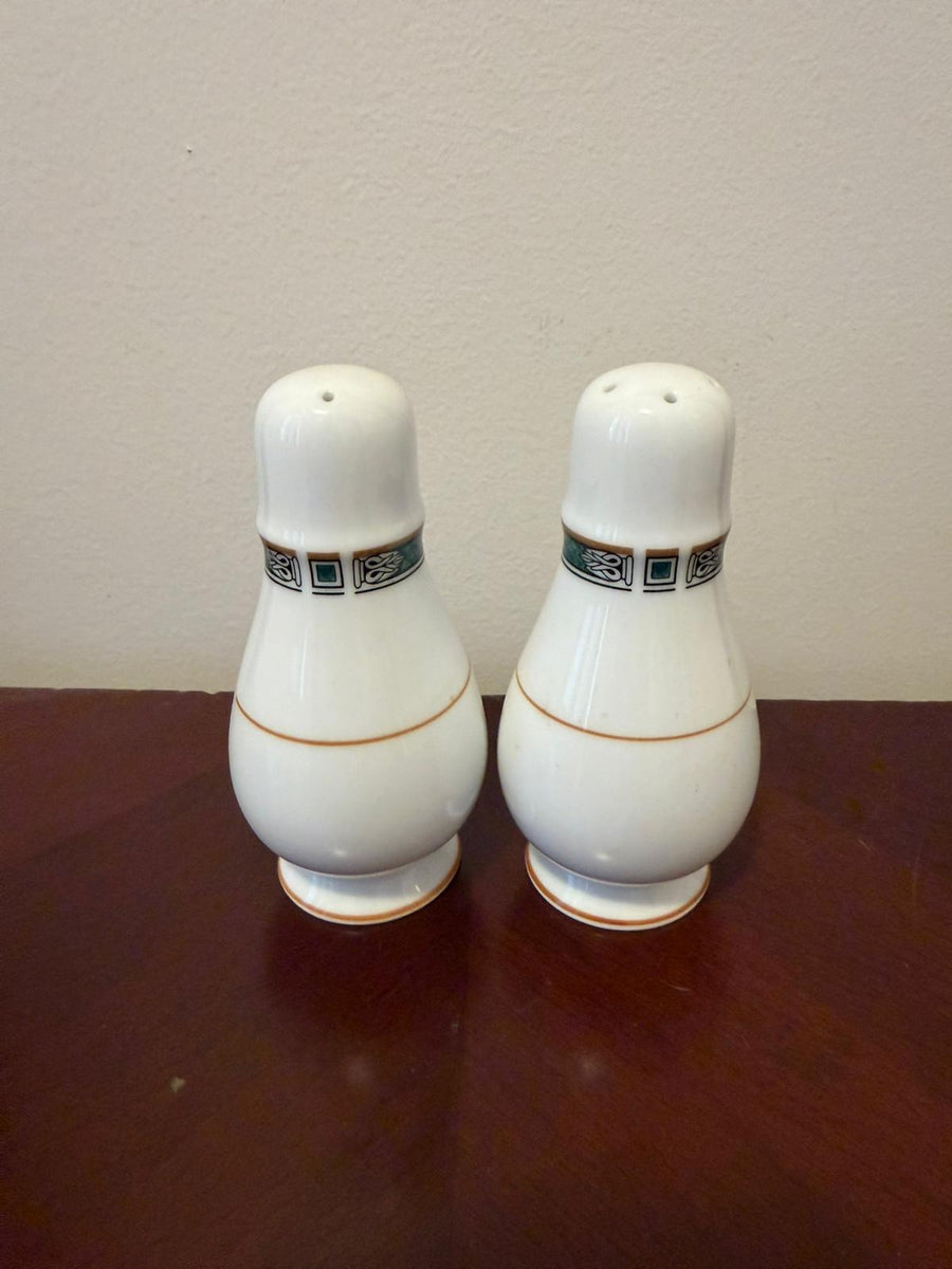Noritake Salt And Pepper Shakers Legendary Green 4139 - Image 2