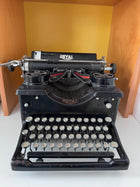Royal Quiet De Luxe Typewriter 1950s Manual Mechanical Black - Image 2