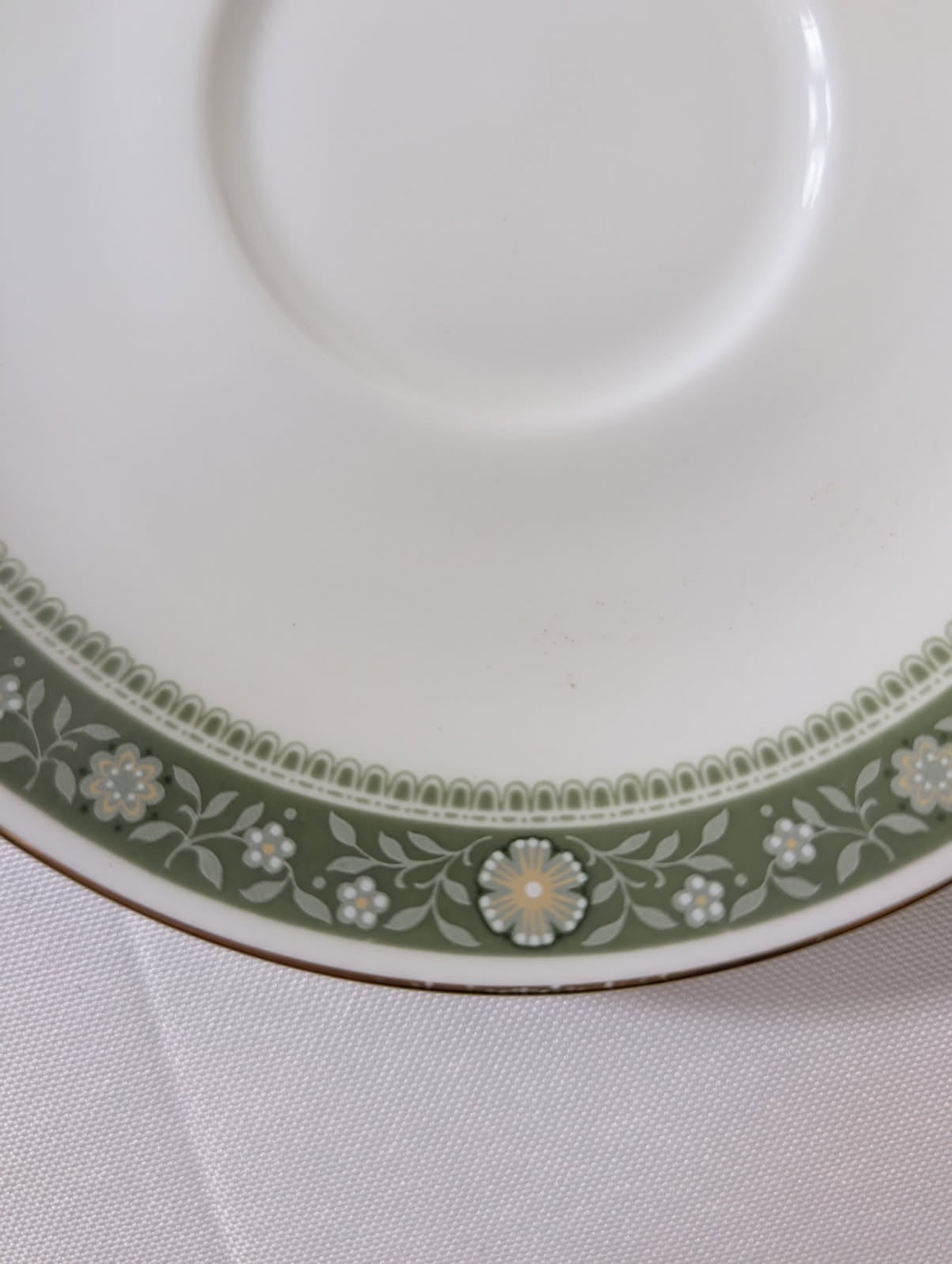 Royal Doulton Rondelay H.5004 Fine Bone China Teacup and Saucer Set - Image 3