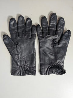 Classic Black Leather Winter Gloves - Soft Lined - Image 2