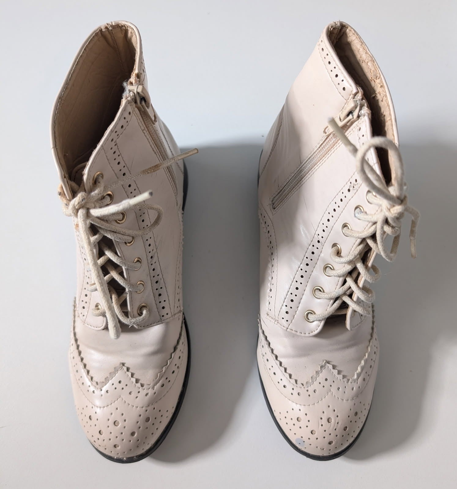 Pavement Cream Brogue Lace-Up Ankle Boots - Women's Size 36 - Image 2
