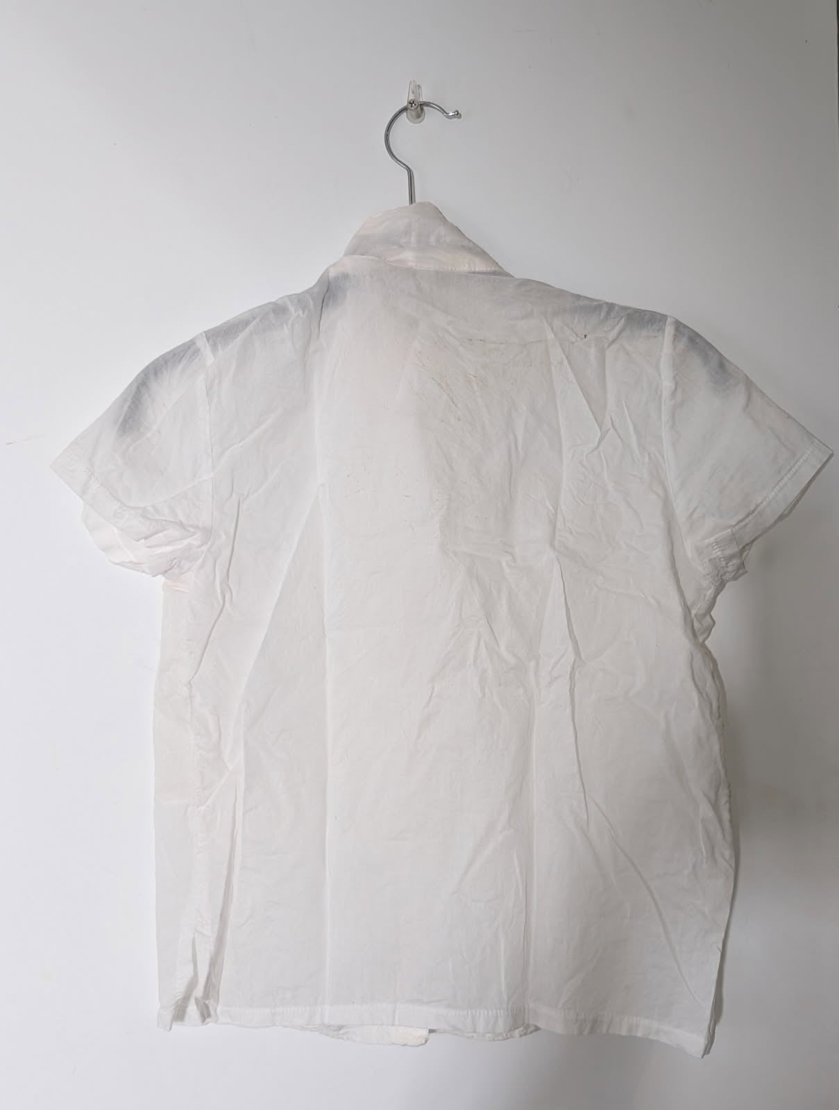 Lee Mathews White Embroidered Short Sleeve Button-Down Blouse - Size 2 - Image 2