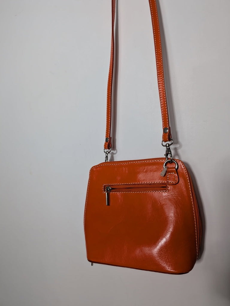 Vera Pelle Italian Leather Crossbody Bag Vibrant Orange - Image 2