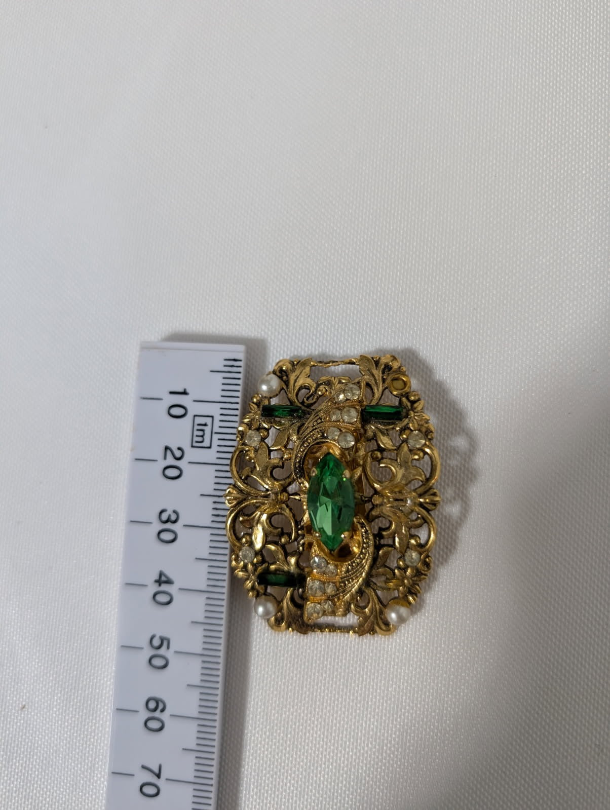 Vintage Gold Tone Filigree Shoe Clips Green Rhinestone & Faux Pearl - Image 2