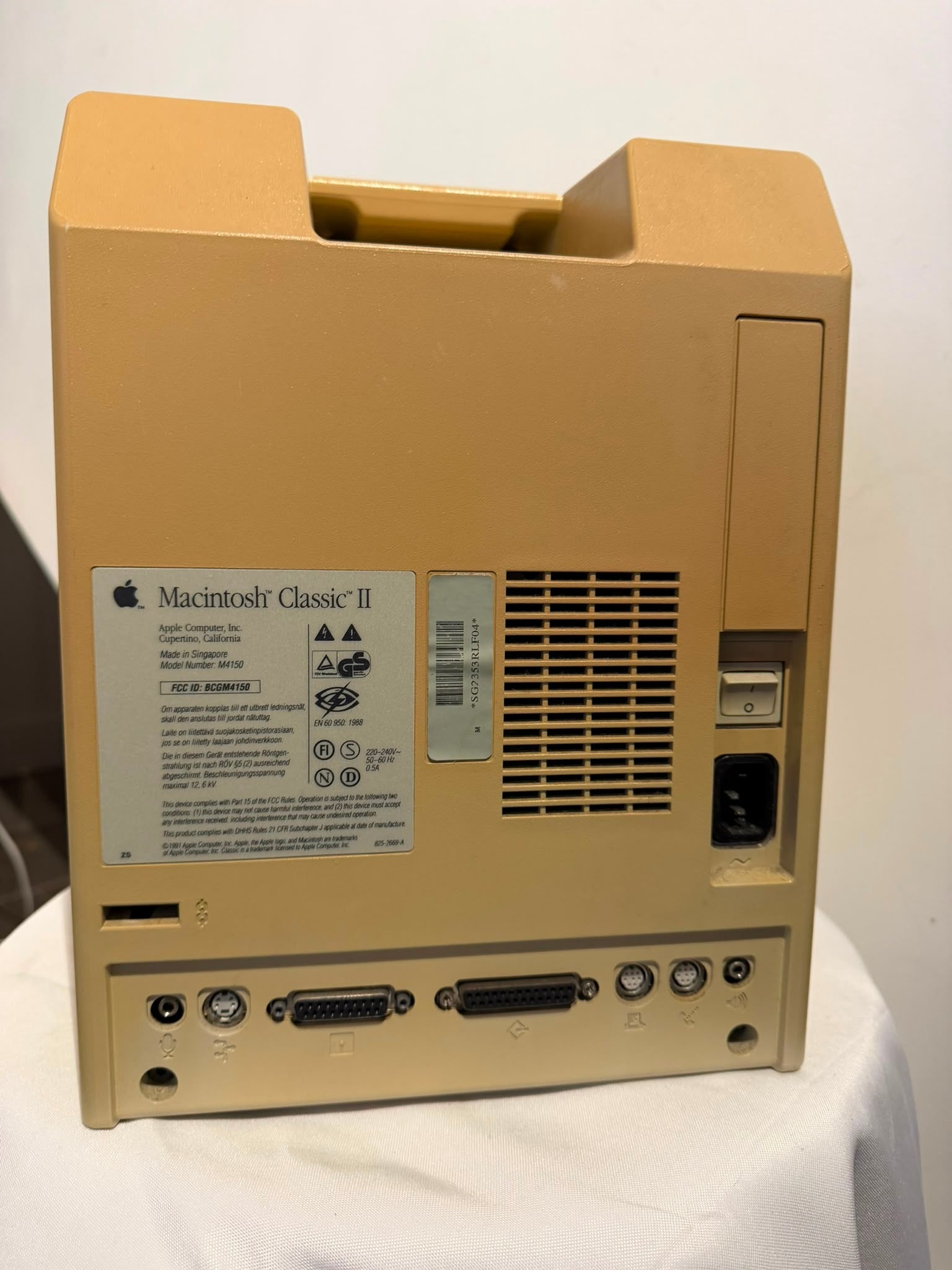 Apple Macintosh Classic II Vintage Desktop Computer Untested - Image 2