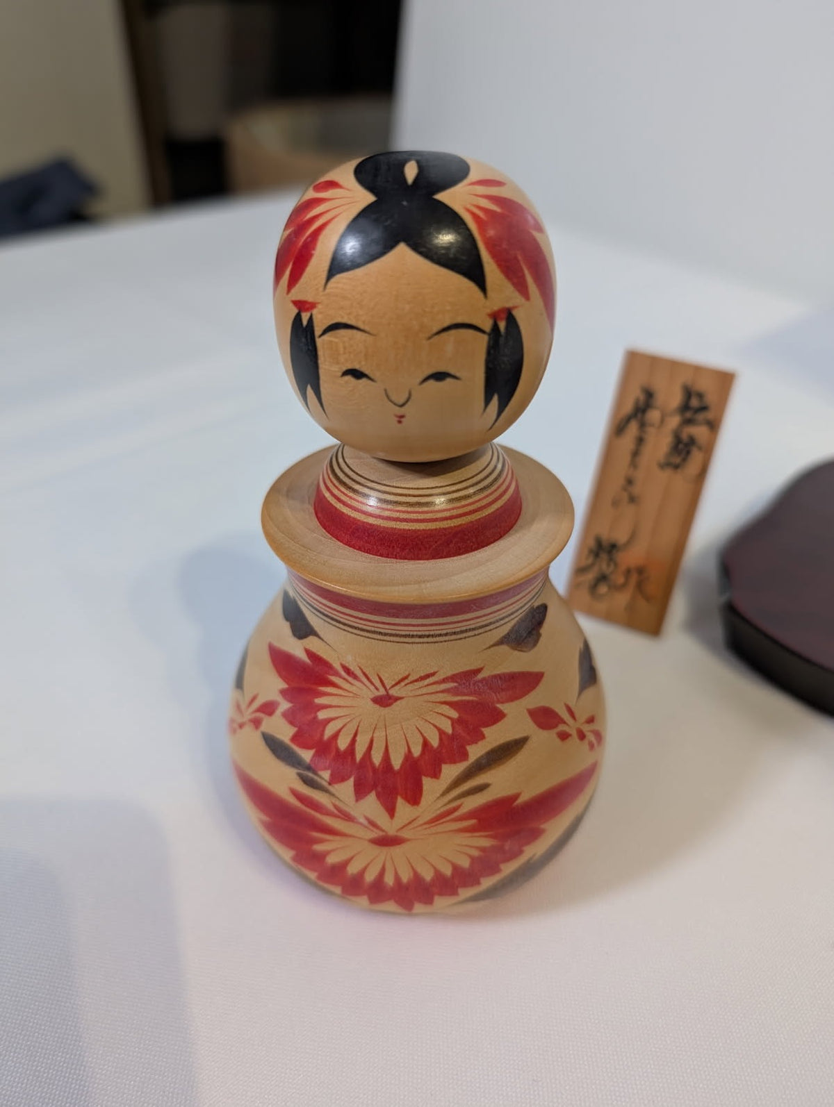Artisan Heritage Vintage Japanese Kokeshi Doll Set - Hand-Painted Floral Design - Image 3