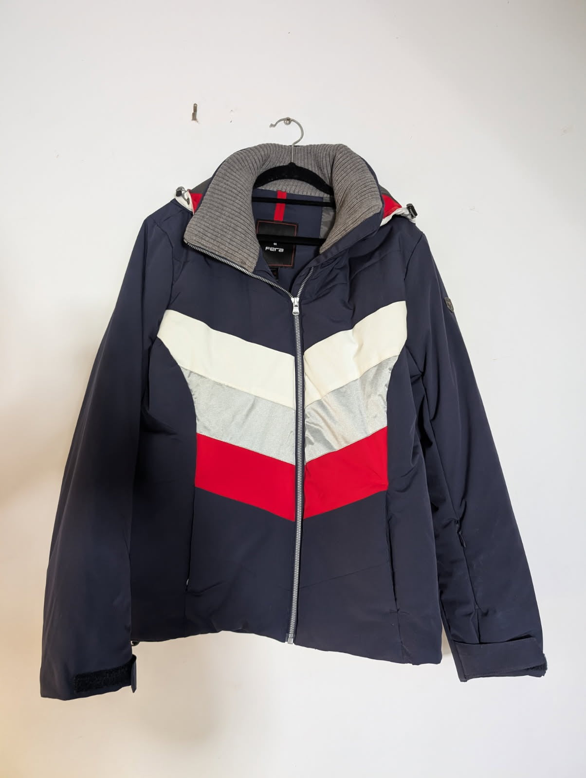 Fera Women's Ski Jacket - Navy/White/Red Size US 12 - Image 2