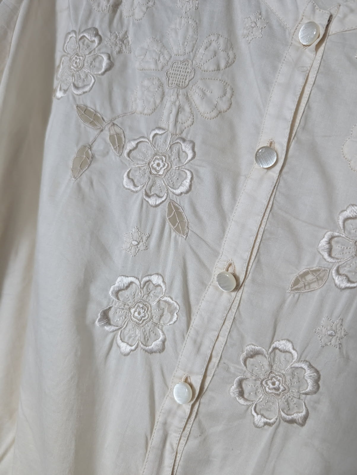 Callore Vintage Floral Embroidered Peplum Blouse Cream - Image 2