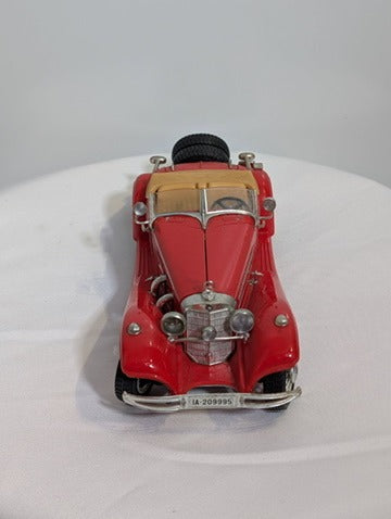 Burago Mercedes-Benz 500K Roadster 1936 Diecast Model 1:18 Scale Red - Image 3