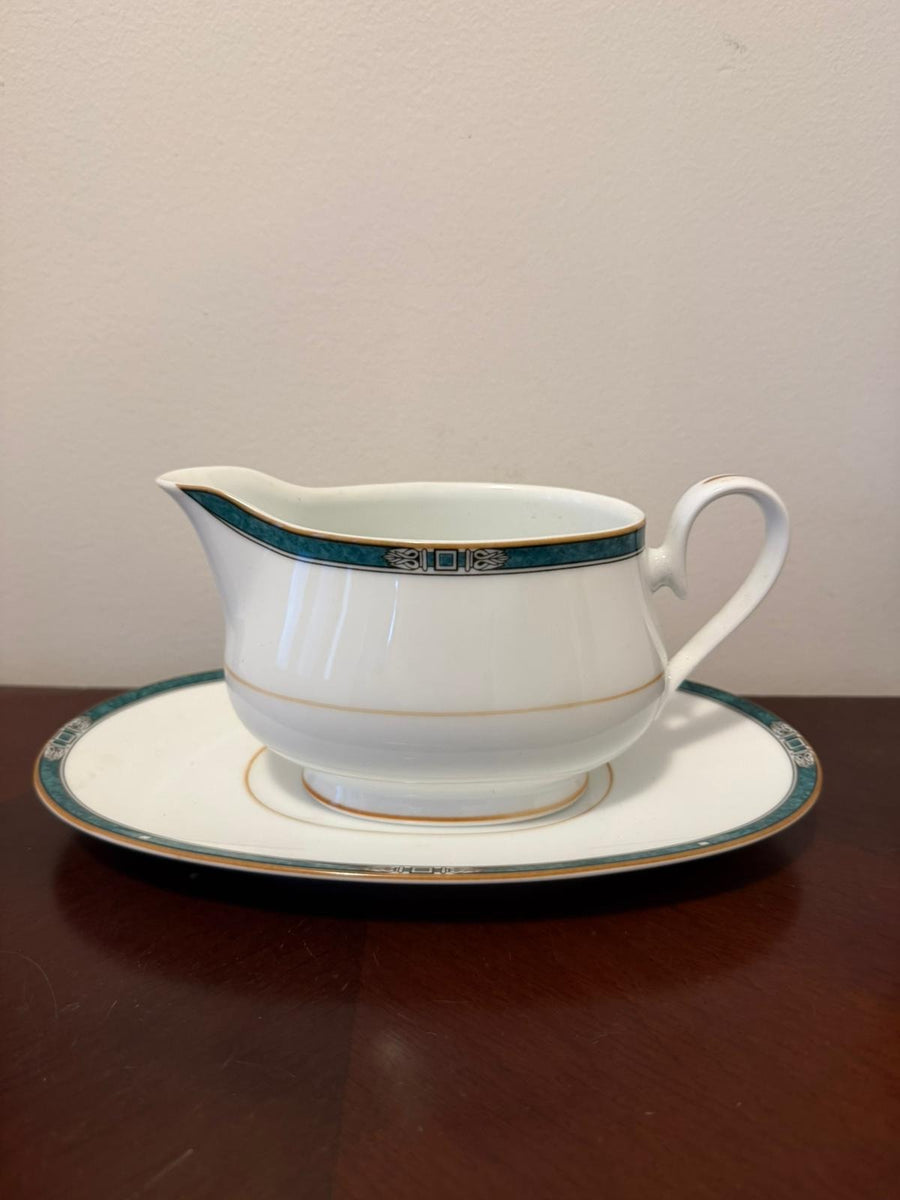 Noritake Legendary 4139 Gravy Boat with Attached Underplate - Image 2