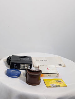 Sunpak GT22 Electronic Flash Unit with Accessories Vintage - Image 2