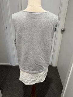 SimplyVera Vera Wang Grey Sleeveless Top Size 12 - Image 4
