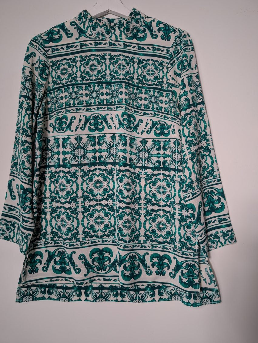 H&M Long Sleeve Blouse Green and White Tile Print US 6 - Image 7