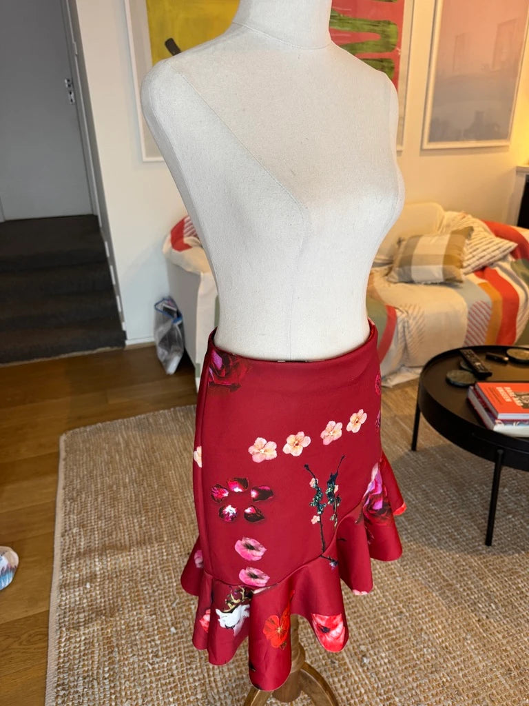 ASOS Red Floral Mini Skirt - Image 2
