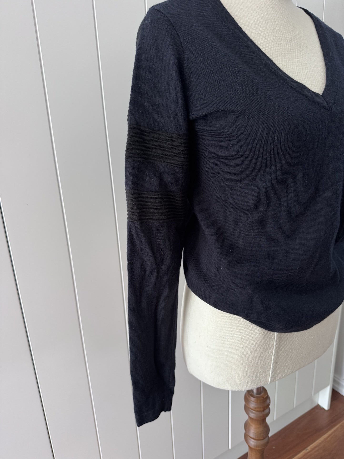Fusalp Women's Black V-Neck Sweater - Ribbed Sleeve Detail - Image 18