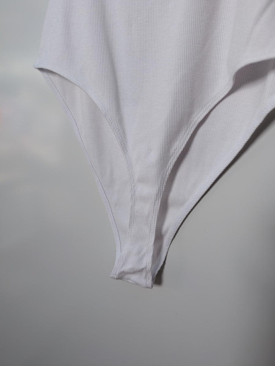 All Things Golden Ribbed Scoop Neck Bodysuit White Size S - Image 5