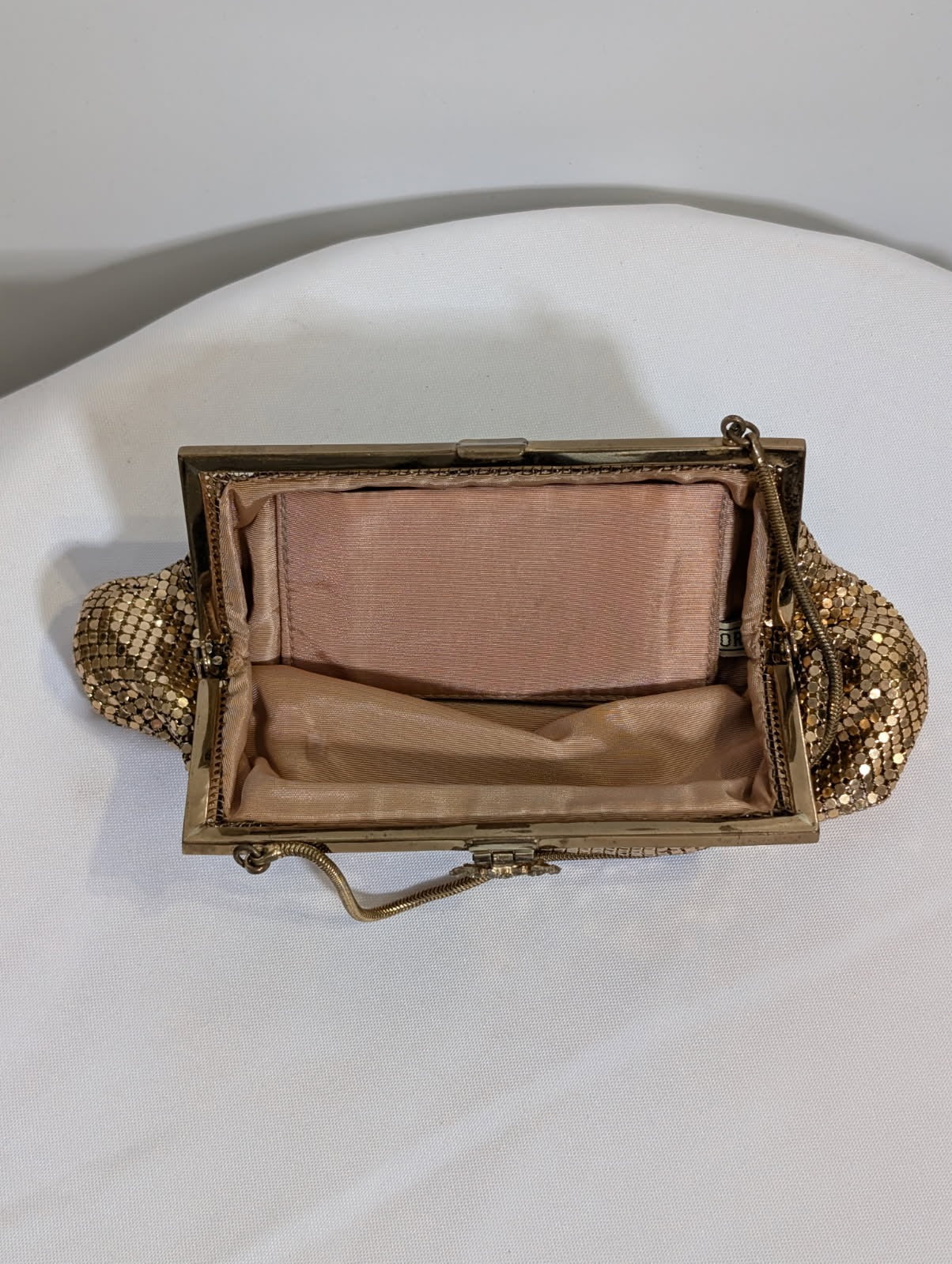 Oroton Metal Mesh Evening Bag Gold Tone Rhinestone Owl Clasp - Image 3