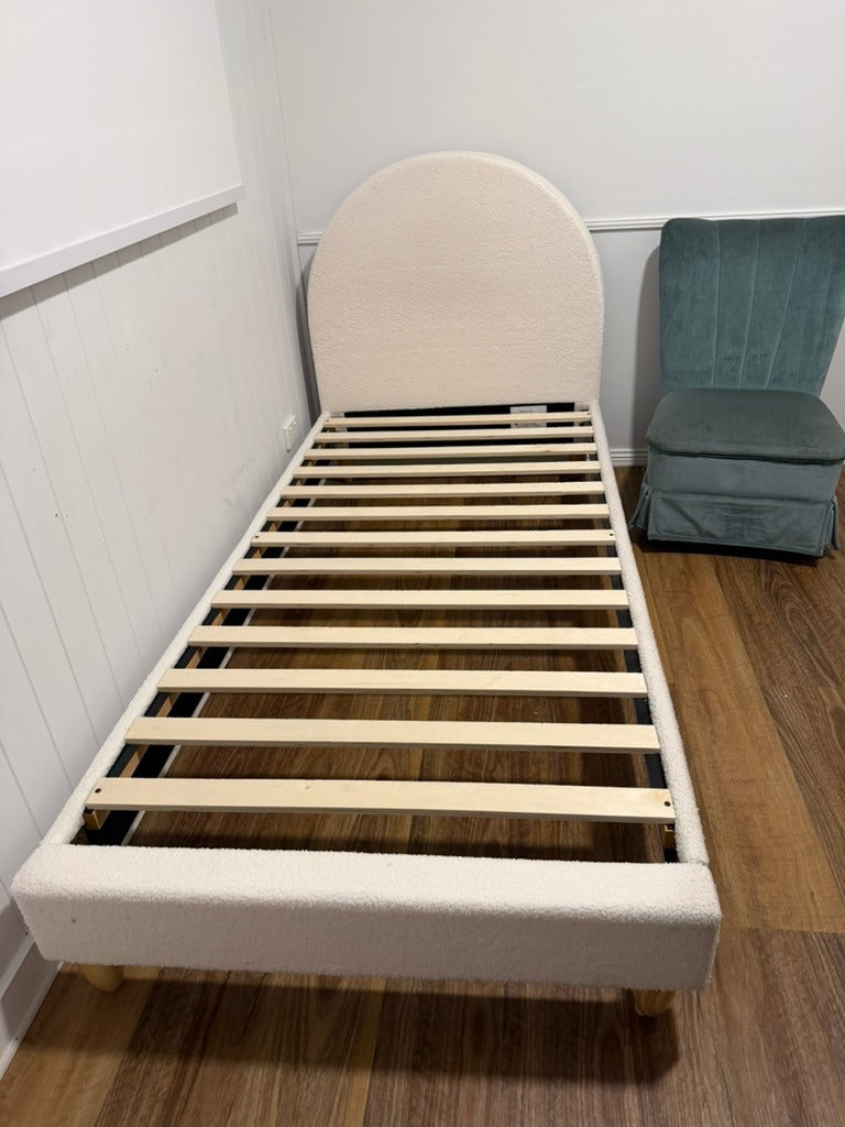 Oikiture Single Bed Frame - Arched Boucle Headboard - Image 3