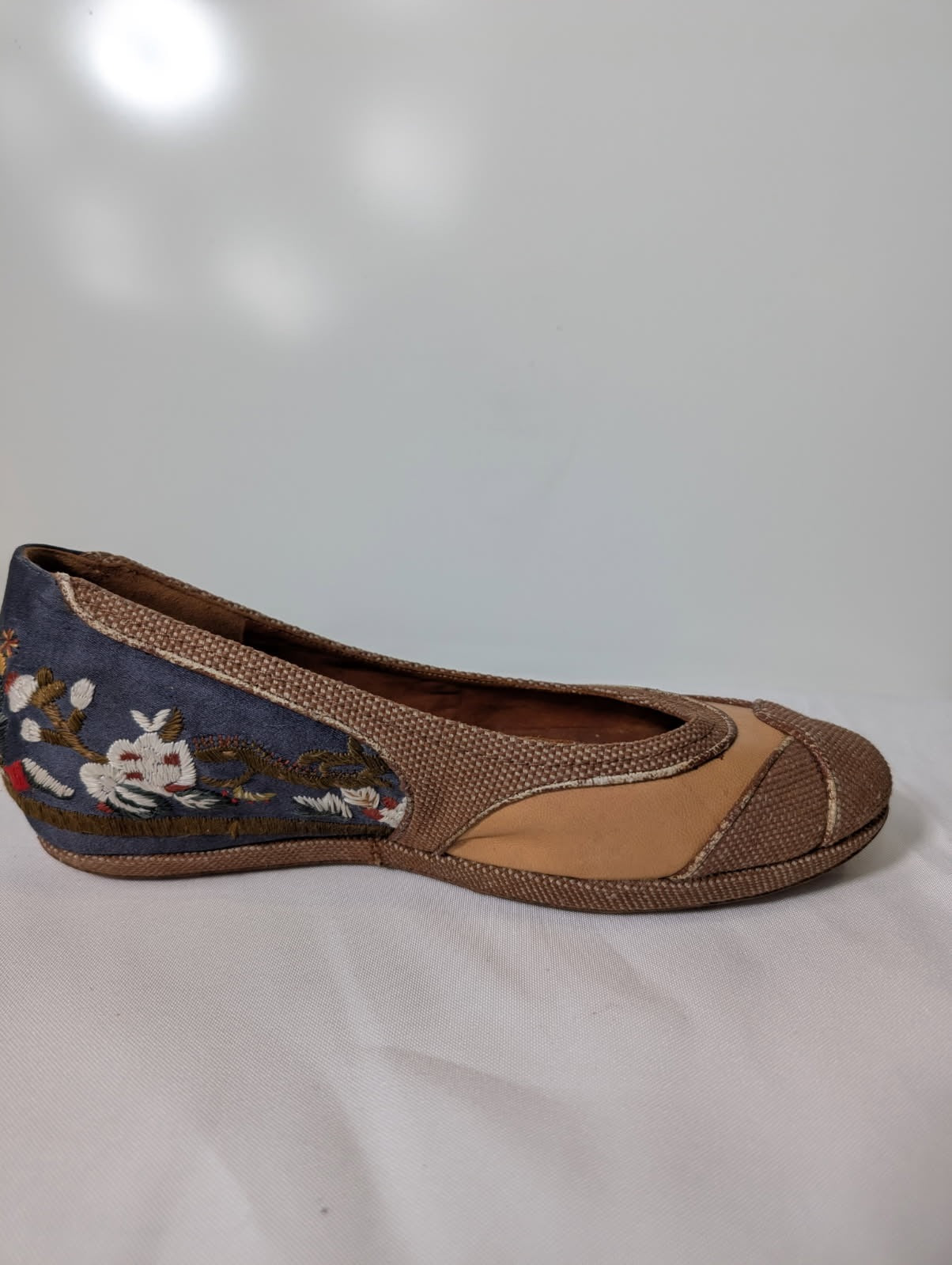 Dries Van Noten Embroidered Ballet Flats - Tan & Blue EU 38 - Image 3