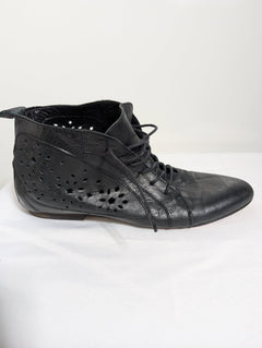 Urge Leather Cutout Ankle Boots Black EU 40 - Image 2